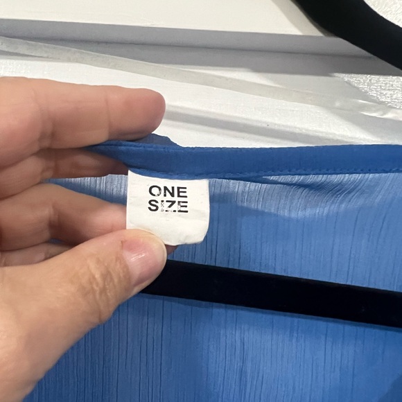 Adorable Beach cover up in beautiful ocean blue color. - Picture 7 of 8